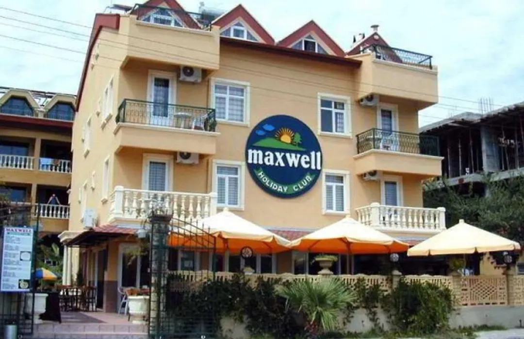 Maxwell Holiday Club-1